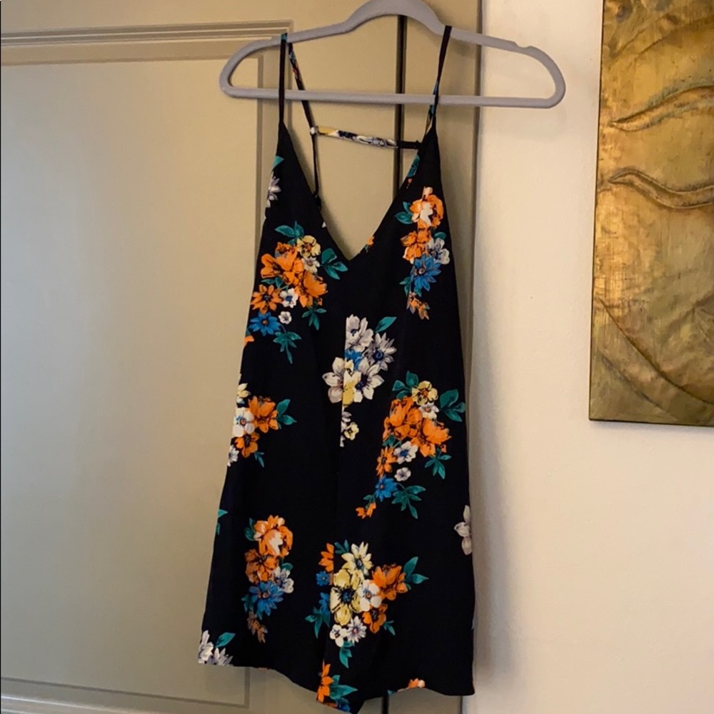 Tobi Floral Black Romper Sz Medium M